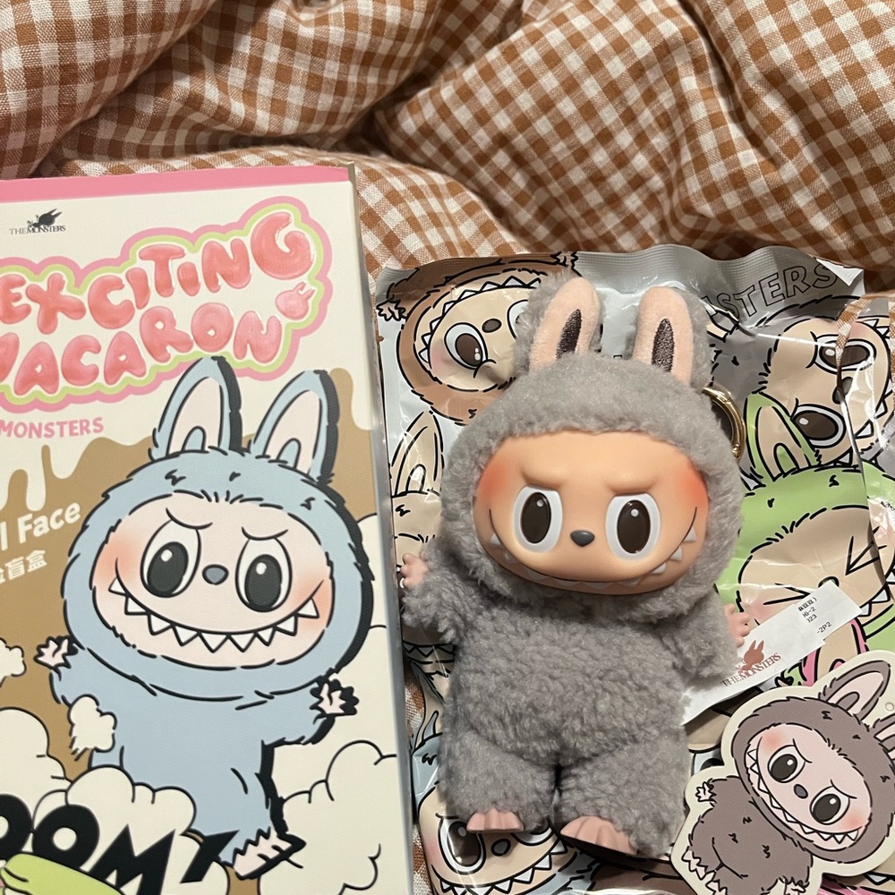 Sesame Bean Exciting Macaron Labubu